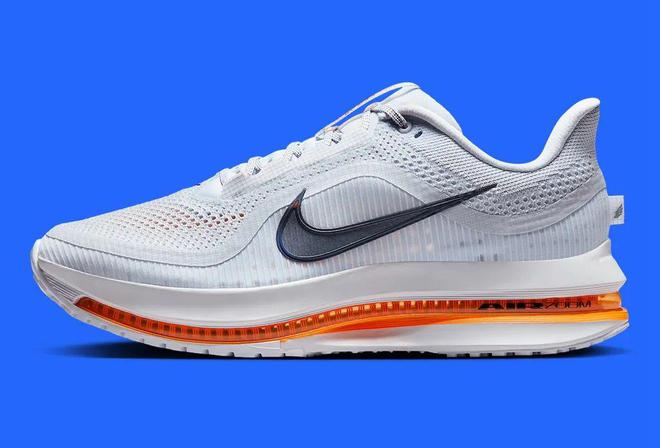 Nike跑鞋把能给的都给足了千亿球友会首页配置诱人！这双(图2)