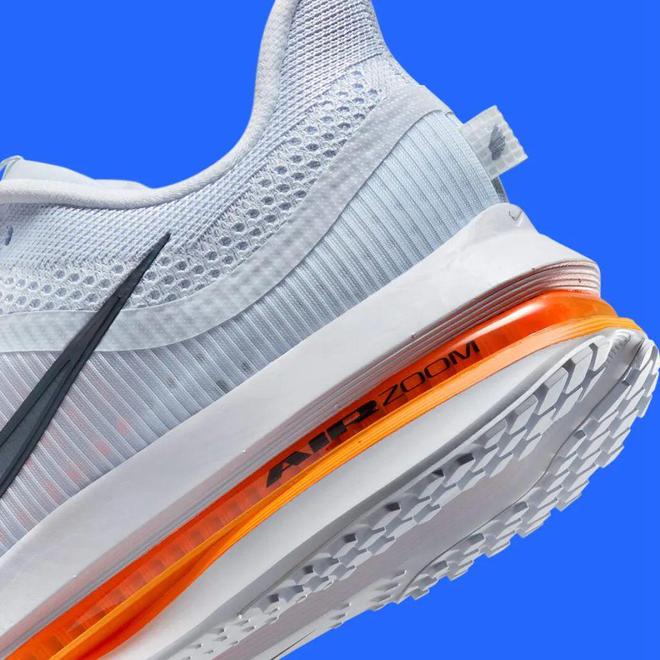 Nike跑鞋把能给的都给足了千亿球友会首页配置诱人！这双(图5)