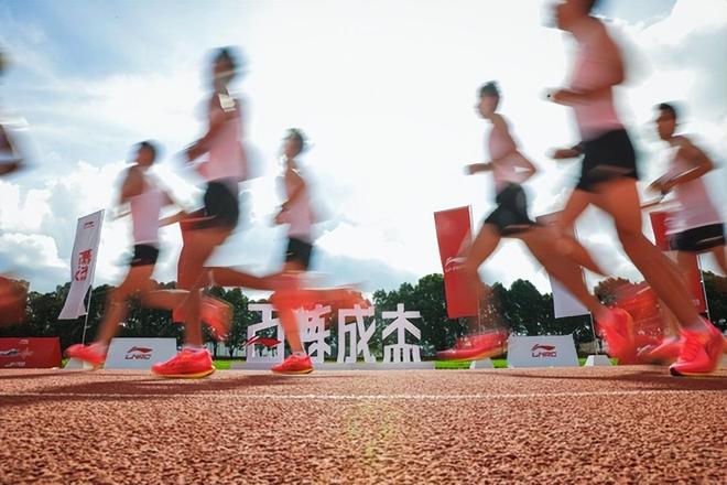 ”｜BrandBeat运动鞋该如何拥抱“痛风(图13)